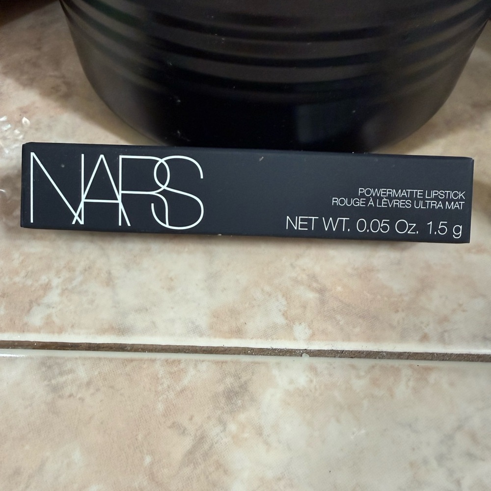 NARS Powermatte Lipstick in ‘American Woman’